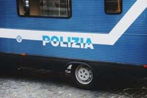 CEDO condamnă Italia pentru violenţe ale poliţiei în marja unei manifestaţii anti-globalizare în 2001